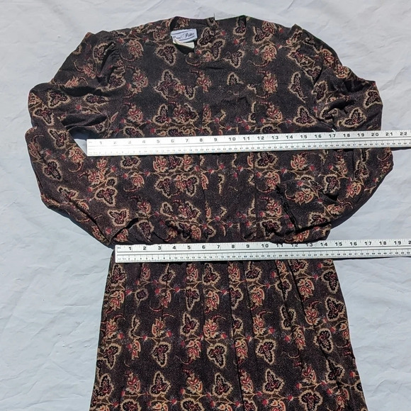 Vintage Petite Long Capped Sleeve (with shoulder pads) Black Dress - Size  8 - Picture 2 of 12